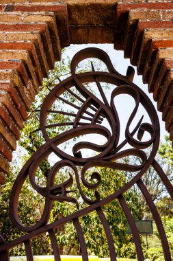 Guell Pavilions, Pedralbes, Barselona, Katalonya, İspanya 'da demir çit