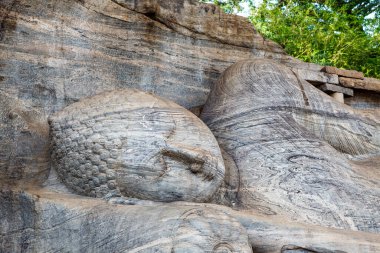 Polonnaruwa, Sri Lanka, Asya 'daki Unesco Dünya Mirası Alanı Gal Vihara' nın yaslanan Buda heykeli