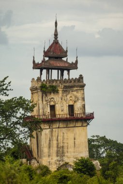 Eski kule (Nanmyin gözlem kulesi) Inwa, Mandalay Tümeni, Myanmar, Asya