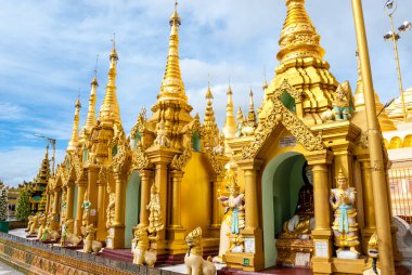 Shwedagon Pagoda 'nın dışı Yangon, Rangoon, Myanmar, Asya' da Altın Pagoda.