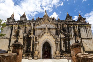 Thatbyunnyu Pahto 'nun dışı 1144 yılında Alaungsithu, Myanmar, Asya tarafından inşa edilmiştir.