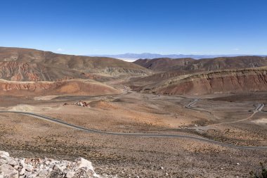Salinas Grandes yakınlarındaki And Dağları Salta, Kuzey Arjantin, Güney Amerika 'daki tuz düzlükleri