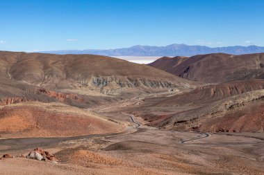 Salinas Grandes yakınlarındaki And Dağları Salta, Kuzey Arjantin, Güney Amerika 'daki tuz düzlükleri