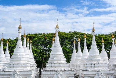 Sandamuni Paya pagoda, Mandalay, Myanmar, Asya 'nın beyaz stupası.