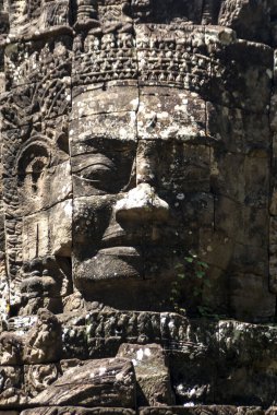 Banteay Kdei Tapınağı, Angkor, Kamboçya, Asya 'nın giriş kapısının tepesinde devasa bir yüz var.