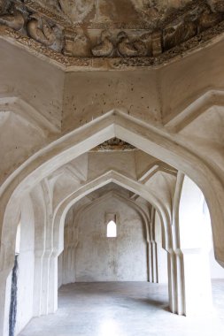 Hampi, Karnataka, Hindistan ve Asya 'daki Kraliçe Hamamının İçi