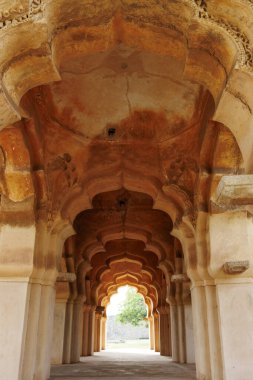 Hampi, Karnataka, Hindistan, Asya 'daki Lotus Mahal sarayının dışı.