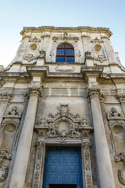Lecce, Apulia, İtalya, Avrupa 'daki Saint Clare Kilisesi' nin süslü görünüşü