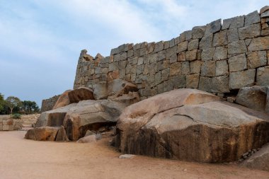 Kraliyet kuşatmasının etrafındaki duvar, Hampi, Karnataka, Hindistan, Asya