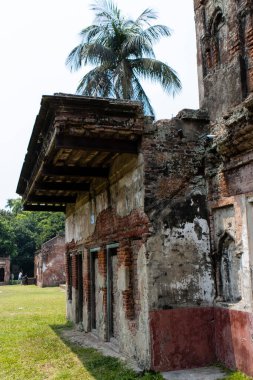 Asya 'nın Bangladeş kentindeki terk edilmiş Panam Nagar (Panam City) kentindeki eski harabe evler