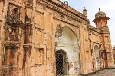 Dhaka, Bangladeş, Asya 'daki Lalbagh Kalesi' nin dışı.