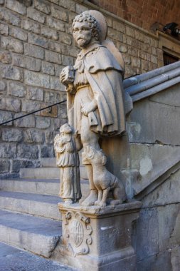 Köpekli eski Gotik bir çoban heykeli, Sant Pau, Barselona, Katalonya, İspanya, Avrupa
