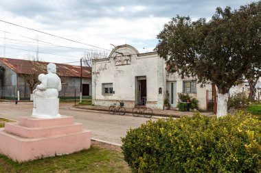 Restoranı ve evleri olan meydan, Villa Dominguez, Entre Rios, Arjantin, Güney Amerika