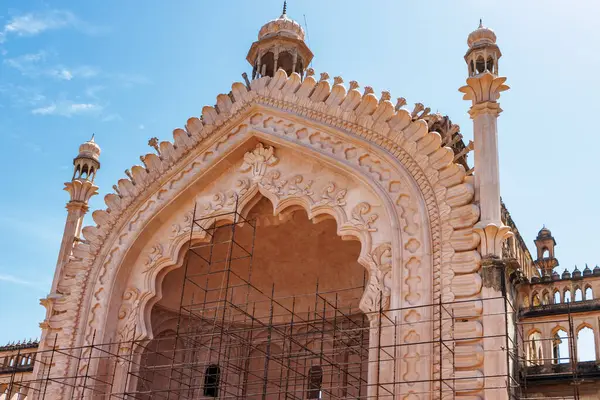 Lucknow, Uttar Pradesh, Hindistan ve Asya 'daki Rumi Darwaza kapısı.