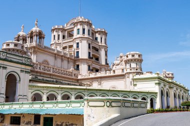 Lucknow, Uttar Pradesh, Hindistan, Asya 'daki La Martiniere kolej binası cephesi