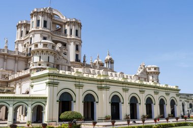 Lucknow, Uttar Pradesh, Hindistan, Asya 'daki La Martiniere kolej binası cephesi