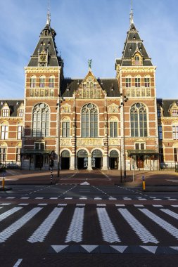 Amsterdam, Noord-Holland, Hollanda, Avrupa 'daki RIjksmuseum' un dış cephesi