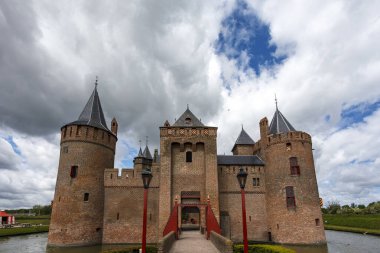 Noord-Holland, Hollanda, Avrupa 'daki Muiderslot şatosunun dışı.