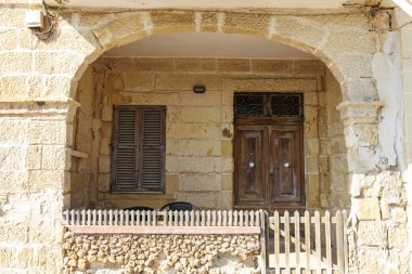 Marsaskala, Malta, Avrupa 'da eski bir Matese evinin cephesi