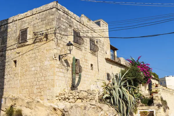 Marsaskala, Malta, Avrupa 'da eski bir Matese evinin cephesi