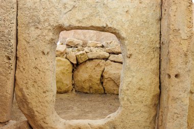 Hagar Qim tapınağının içindeki kapı, Malta, Avrupa