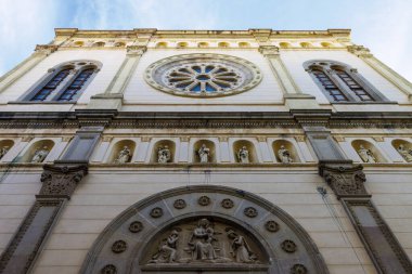 Mataro, Katalonya, İspanya ve Avrupa 'daki Santa Maria de Mataro Kilisesi cephesi