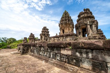 Bakong dağ tapınağının dışı, Roluos Grubu, Angkor, Kamboçya, Asya