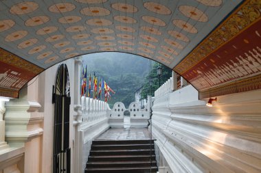 Kutsal diş kalıntısı (Sri Dalada Maligawa), Kandy, Central Sri Lanka, Asya Tapınağı 'nın zengin dekore edilmiş iç kısımları.