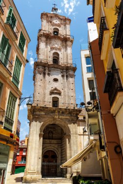 Şehir merkezindeki Aziz John Kilisesi Kulesi, Malaga, İspanya, Avrupa
