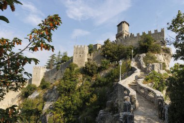 Guaita kulesine bak, San Marino, Avrupa 'nın en eski kulesi.
