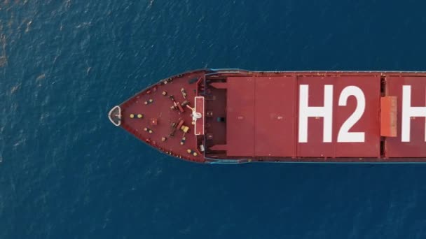船舶における液体水素再生可能エネルギー 大型船舶におけるきれいな海の輸送のためのLh2水素ガス 低温ガスのための複合クライオタンク 高品質4K映像 — ストック動画