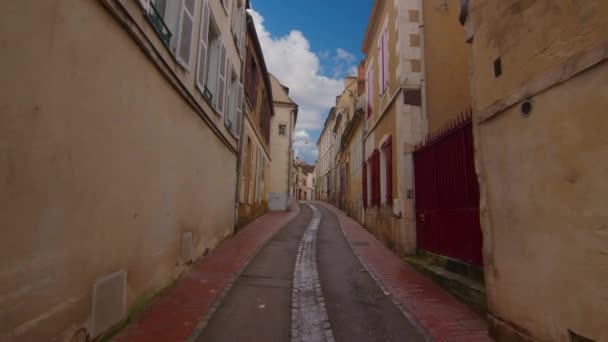 Video Captures View Stunning Street Located Center Auxerre Showcasing Citys — ストック動画