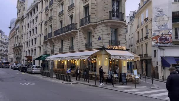 Paris France February 2023 Urban Lifestyle Paris People Walking Cafe — Vídeo de stock