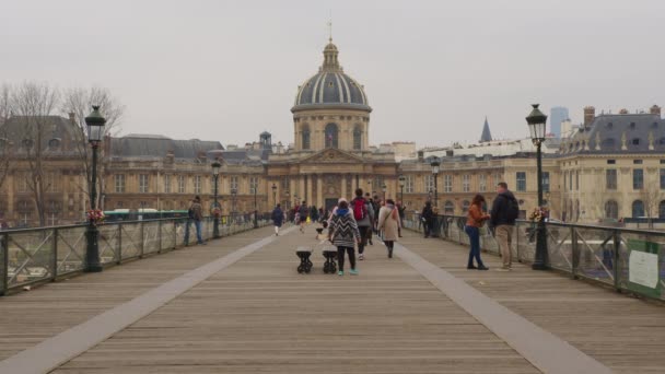 Paryż Francja Lutego 2023 Styl Życia Pont Des Arts Turyści — Wideo stockowe