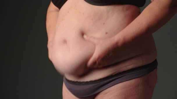 Hasi Zsírral Elhízás Idősebb Nőknél Kövér Női Has Aki Bőrét — Stock videók