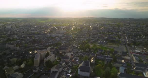 Saatlik Yarışlara Sahipliği Yapan Fransa Nın Ünlü Şehrinin Üzerinde Uçuyoruz — Stok video