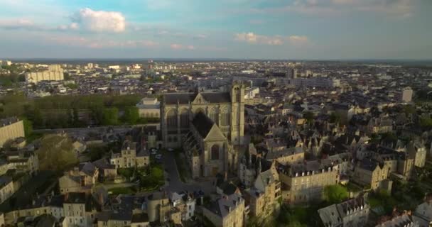 Cityscape Mans Uma Cidade França Rio Sarthe Filmado Durante Verão — Vídeo de Stock