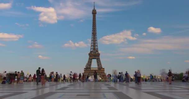 Egy Fém Torony Párizs Központjában Legismertebb Építészeti Látványossága Eiffel Tornyot — Stock videók