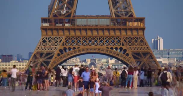 Egy Fém Torony Párizs Központjában Legismertebb Építészeti Látványossága Eiffel Tornyot — Stock videók