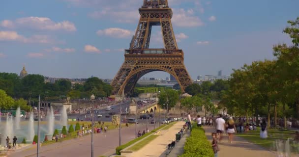 Lapso Tiempo Torre Eiffel Hiperlapso Desde Paseo Marítimo Río Sena — Vídeos de Stock