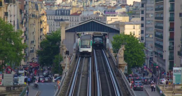 Παρίσι Γαλλία Ιουνίου 2023 Γέφυρα Μπιρ Χακίμ Γέφυρα Του Πασί — Αρχείο Βίντεο
