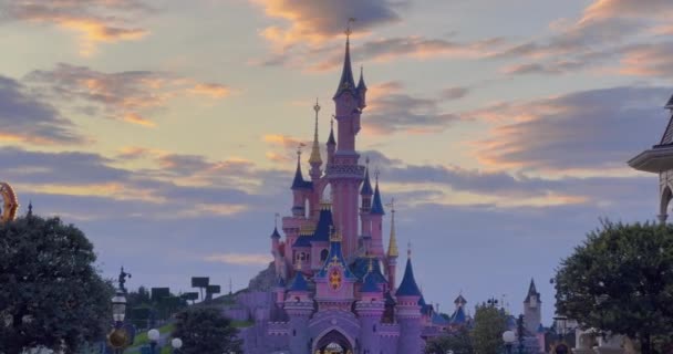 Castelo Conto Fadas Rosa Disneylândia Disneyland Parque Diversões Complexo Paris — Vídeo de Stock