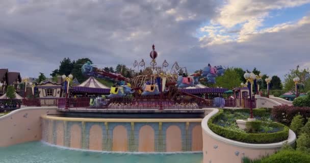 Frankrike Paris Juni 2023 Folkmassa Disneyland Disneyland Nöjespark Komplex Paris — Stockvideo
