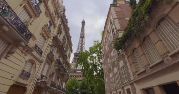 Parisian Street View Eiffel Tower Parisian Architecture Center Cityscape — Stock Video