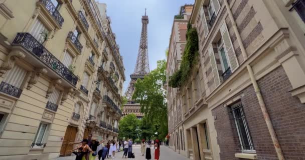 Francia París Julio 2023 Vista Calle Parisina Torre Eiffel Arquitectura — Vídeos de Stock