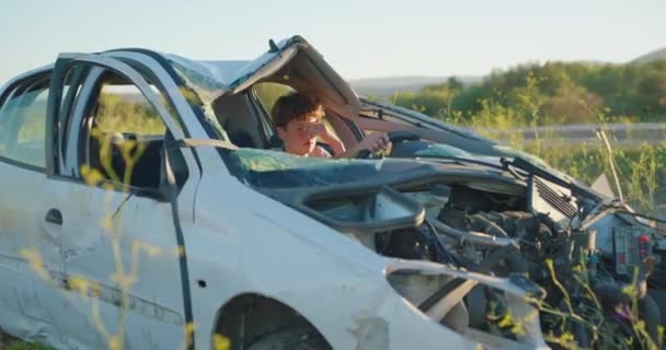 Een Dag Kreeg Een Man Een Ernstig Ongeluk Crashte Zijn — Stockvideo