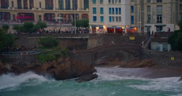 Biarritz Deniz Kıyısında Dramatik Manzara Bask Kıyısında Zarif Bir Sahil — Stok video