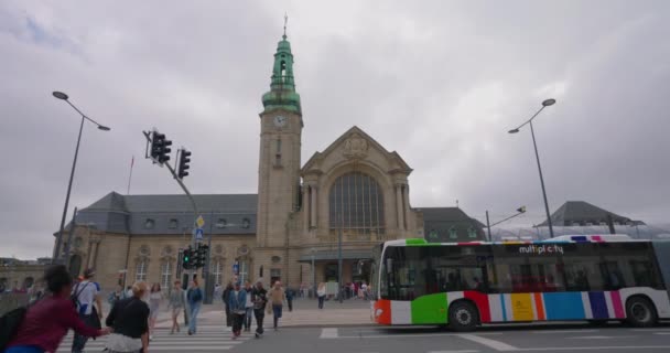Luksemburg Luksemburg Lipca 2023 Autobusy Podróżnych Ruchliwym Place Gare Dworcu — Wideo stockowe
