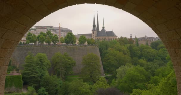 Vista Luxemburgo Través Del Viaducto Del Puente Adolphe — Vídeos de Stock