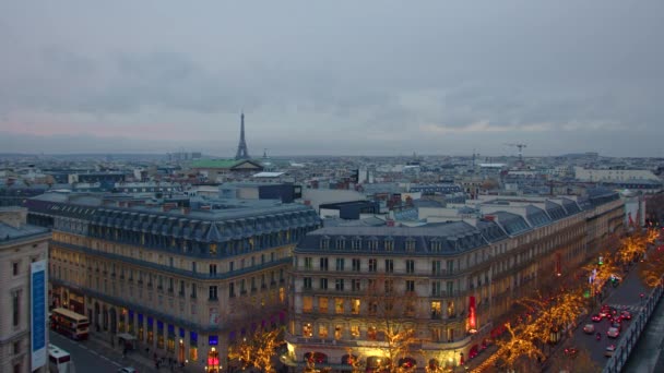 Vánoční Pouliční Dekorace Budova Stromy Girlandech Paříž Francie — Stock video